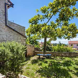 Monte With Jacuzzi Ferienhaus